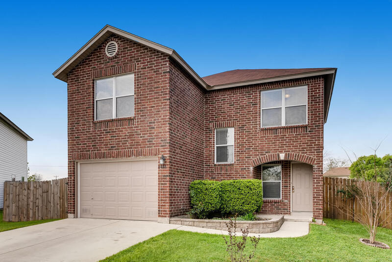 6803 Waterfall Pass in Converse, TX - Building Photo