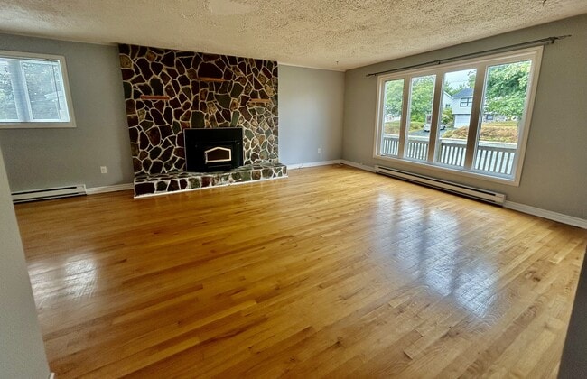 121 Canada Dr in St John's, NL - Building Photo - Building Photo