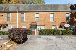 115 Winding River Dr in Atlanta, GA - Building Photo