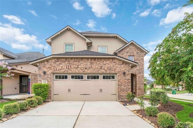 property at 1415 Woods Lake Ct