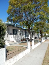 1705 251st St in Lomita, CA - Foto de edificio - Building Photo