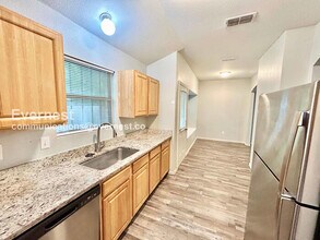 146 Creek Cove Dr in Dallas, TX - Building Photo - Building Photo