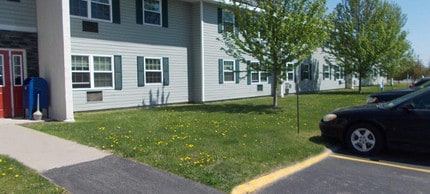 Lawrence Avenue Apartments in Potsdam, NY - Building Photo - Building Photo