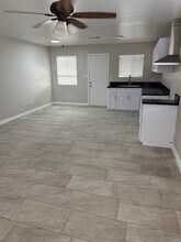 515 Wallace St, Unit A in Bakersfield, CA - Building Photo - Building Photo
