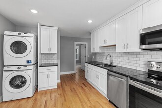 621 3rd St NW, Unit #2 in Grand Rapids, MI - Building Photo - Building Photo