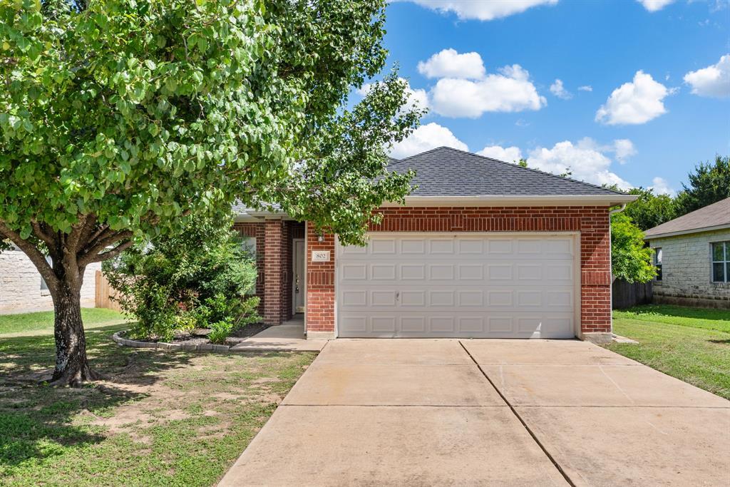 802 N Creek Blvd in Leander, TX - Building Photo