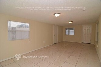 1605 Elk Spring Dr in Brandon, FL - Foto de edificio - Building Photo