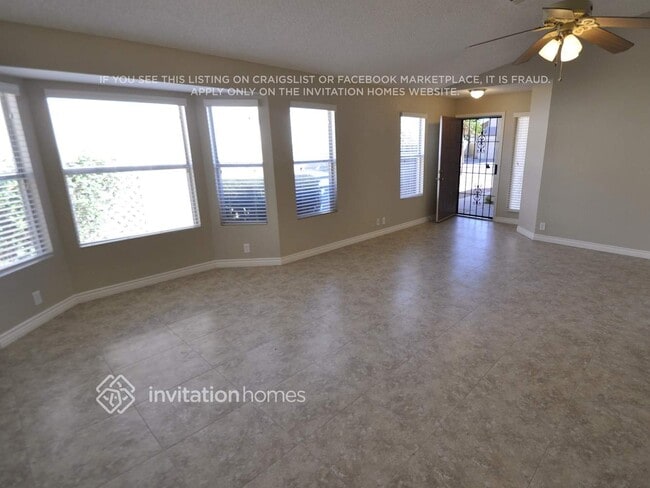 4026 W Whispering Wind Dr in Glendale, AZ - Foto de edificio - Building Photo