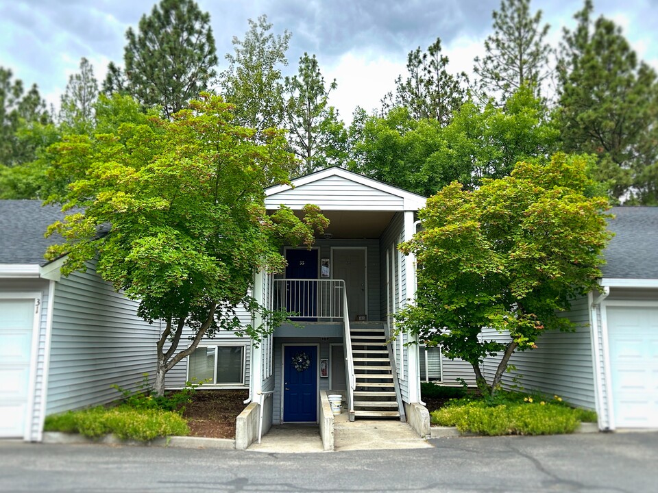 Regal Heights in Spokane, WA - Foto de edificio