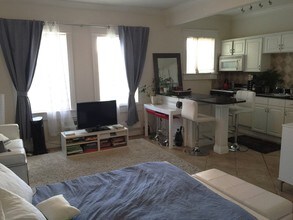 4007 Prytania St in New Orleans, LA - Foto de edificio - Building Photo