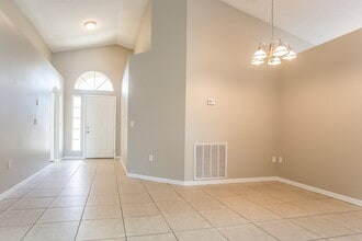 142 Woodbury Pines Cir in Orlando, FL - Foto de edificio - Building Photo