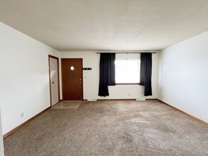 2320 S Grand Ave in Independence, MO - Building Photo - Building Photo