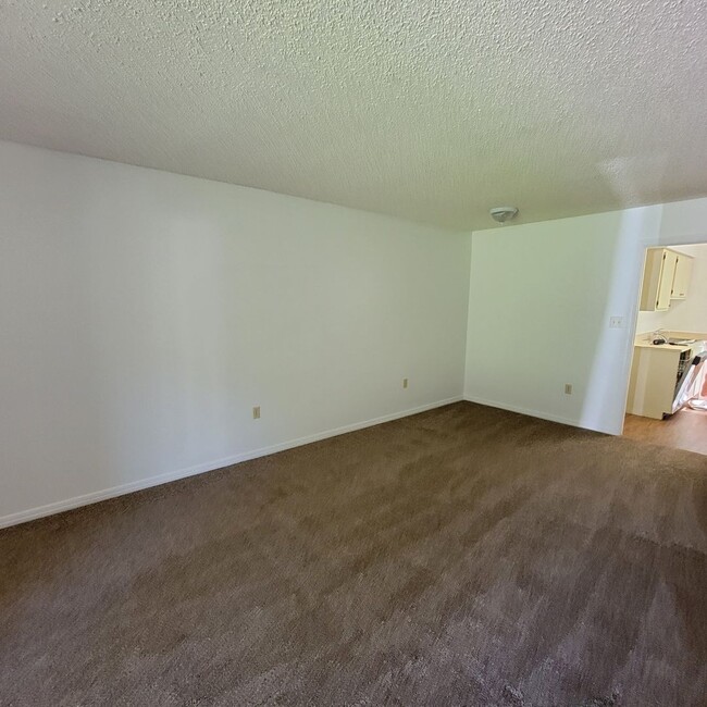 214 N Tanglewood Dr in Leesburg, FL - Building Photo - Building Photo