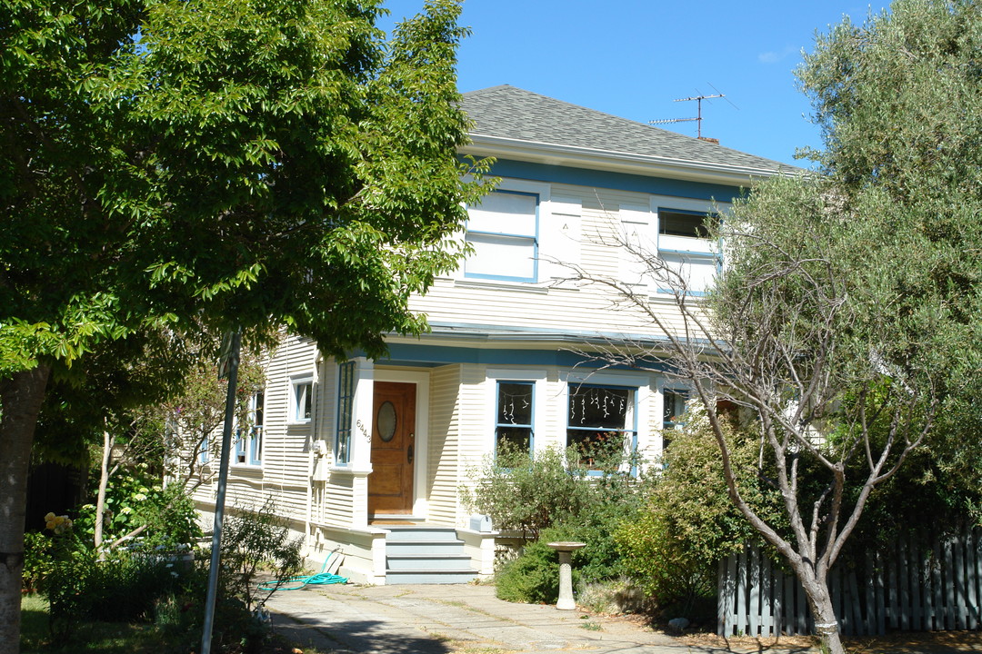 6443-6445 Colby St in Oakland, CA - Building Photo