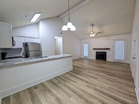 11011 Cal Rd in Baton Rouge, LA - Building Photo