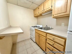1144 Commonwealth Ave, Unit 0A in Boston, MA - Building Photo - Building Photo