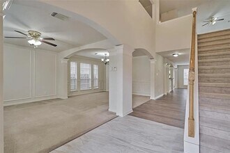 511 Elm Ridge Dr in Spring, TX - Foto de edificio - Building Photo