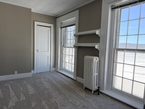 83 Main St, Unit 3D in East Haddam, CT - Building Photo - Building Photo