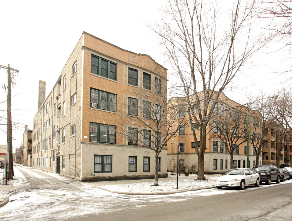 Edgewater Residences in Chicago, IL - Building Photo