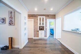 453 Washington St, Unit 4 in Brookline, MA - Foto de edificio - Building Photo