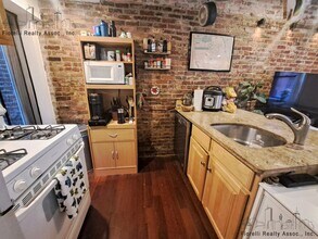 22 Henchman St, Unit 2 in Boston, MA - Building Photo - Building Photo