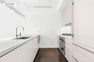 300 E 23rd St in New York, NY - Building Photo - Building Photo