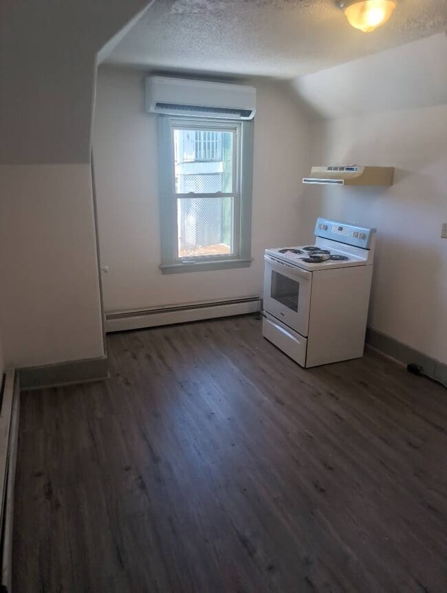 35 Spruce St in Waterville, ME - Building Photo - Building Photo