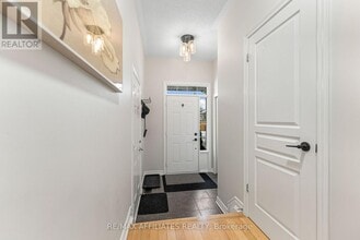 252 Maxwell Bridge Rd in Ottawa, ON - Building Photo - Building Photo