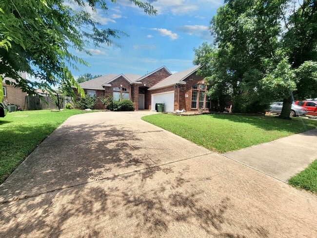 property at 613 Deercreek Ln