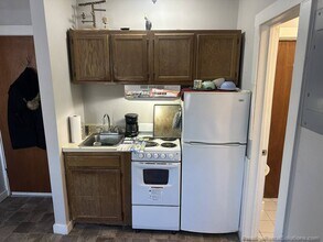 582 Cambridge St, Unit 1 in Boston, MA - Foto de edificio - Building Photo