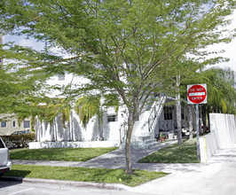 115 Zamora Ave in Miami, FL - Building Photo - Building Photo