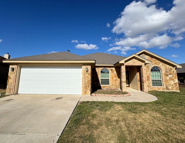 property at 601 W Little Dipper Dr