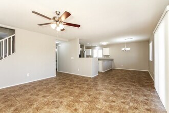 18806 N Lousandra Dr in Maricopa, AZ - Foto de edificio - Building Photo