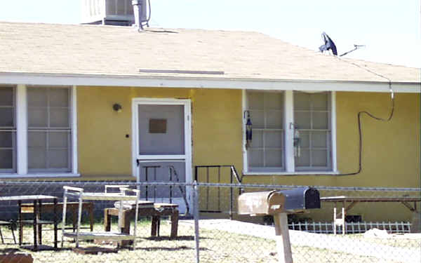 271 Juniper St in Barstow, CA - Building Photo - Building Photo