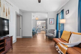 2 Mead Dr in Pensacola, FL - Building Photo - Building Photo