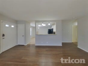 7606 Chatsworth in San Antonio, TX - Building Photo - Building Photo