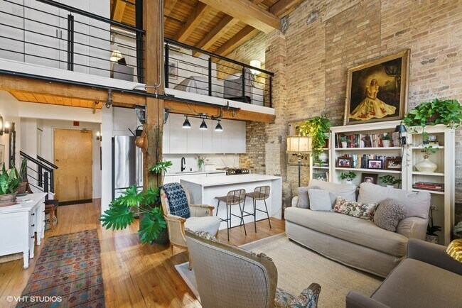 2111 W Churchill St in Chicago, IL - Building Photo - Building Photo