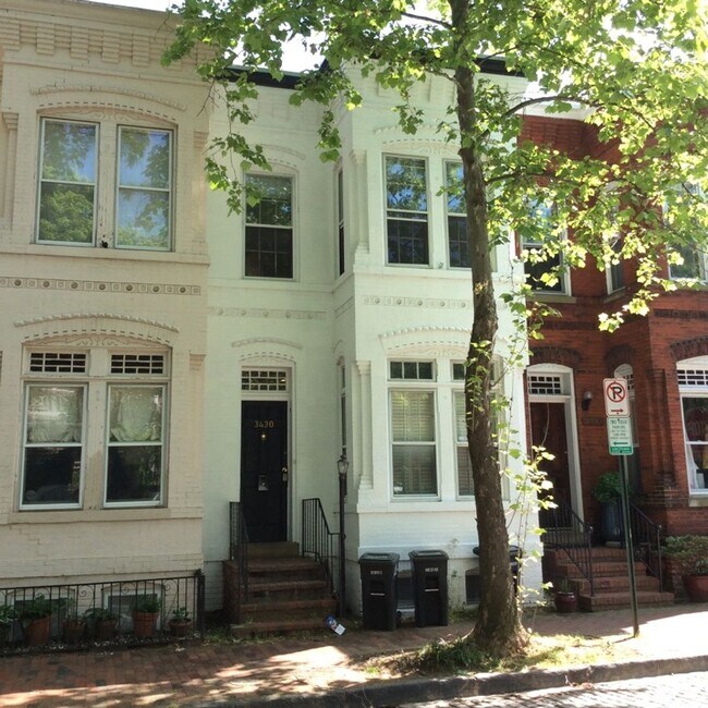 3430 P St NW in Washington, DC - Building Photo - Building Photo