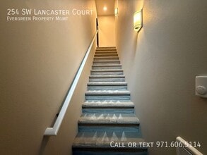 254 SW Lancaster Ct in Troutdale, OR - Building Photo - Building Photo