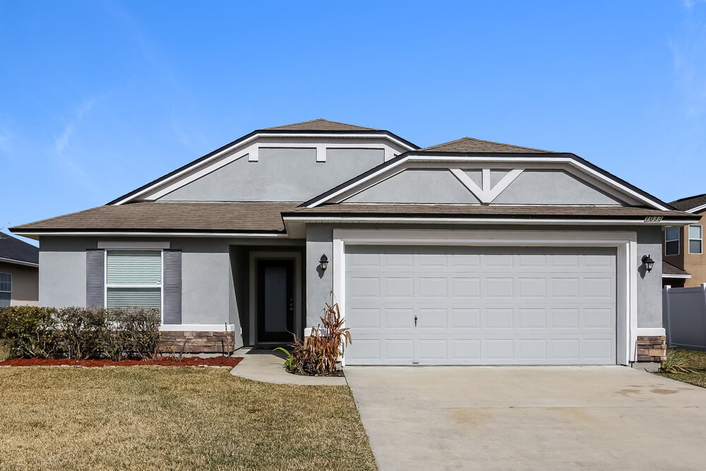 1033 Bains Lake Dr in Jacksonville, FL - Building Photo