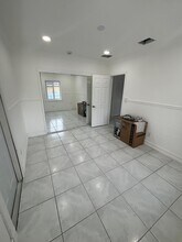 250 E 34th St in Hialeah, FL - Building Photo - Building Photo