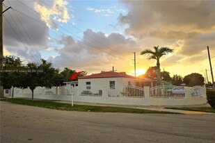 4500 NW 5th St in Miami, FL - Building Photo
