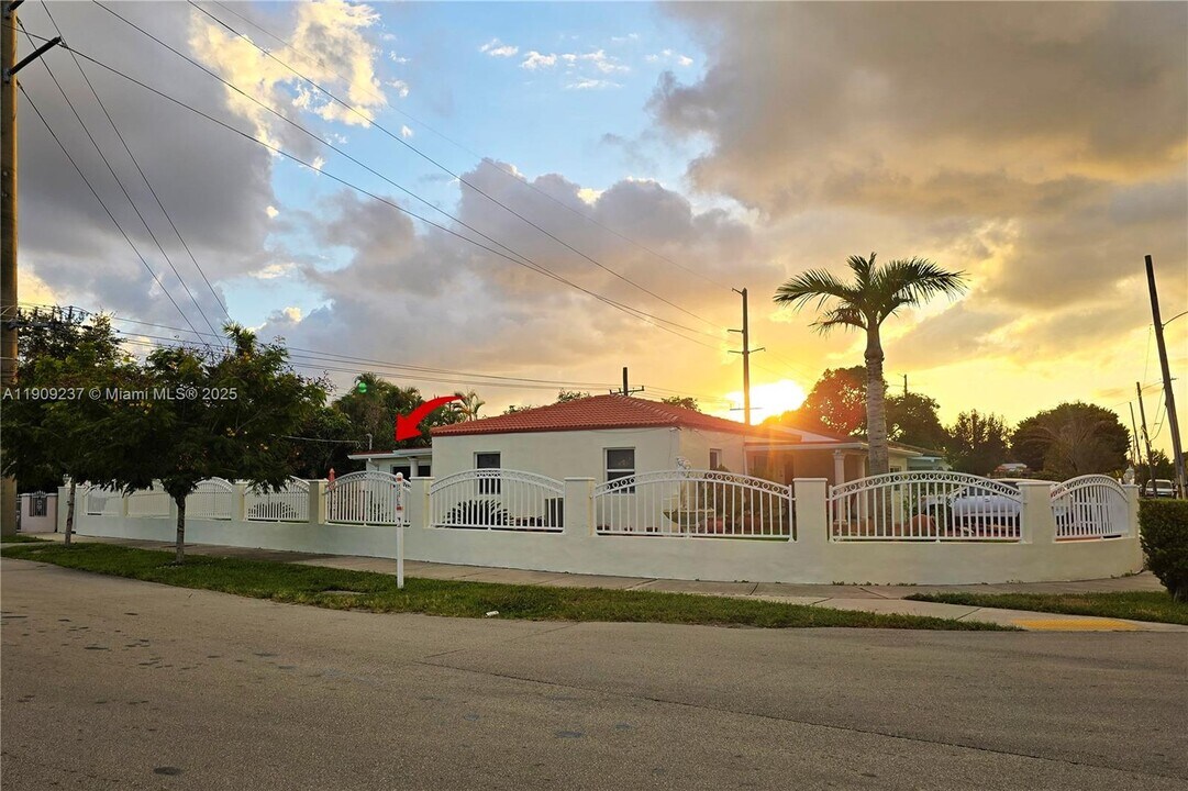 4500 NW 5th St in Miami, FL - Building Photo