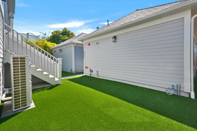 3225 Hannah St in Oakland, CA - Building Photo - Building Photo