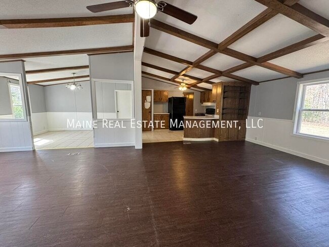 92 Park Dr in Canaan, ME - Building Photo - Building Photo