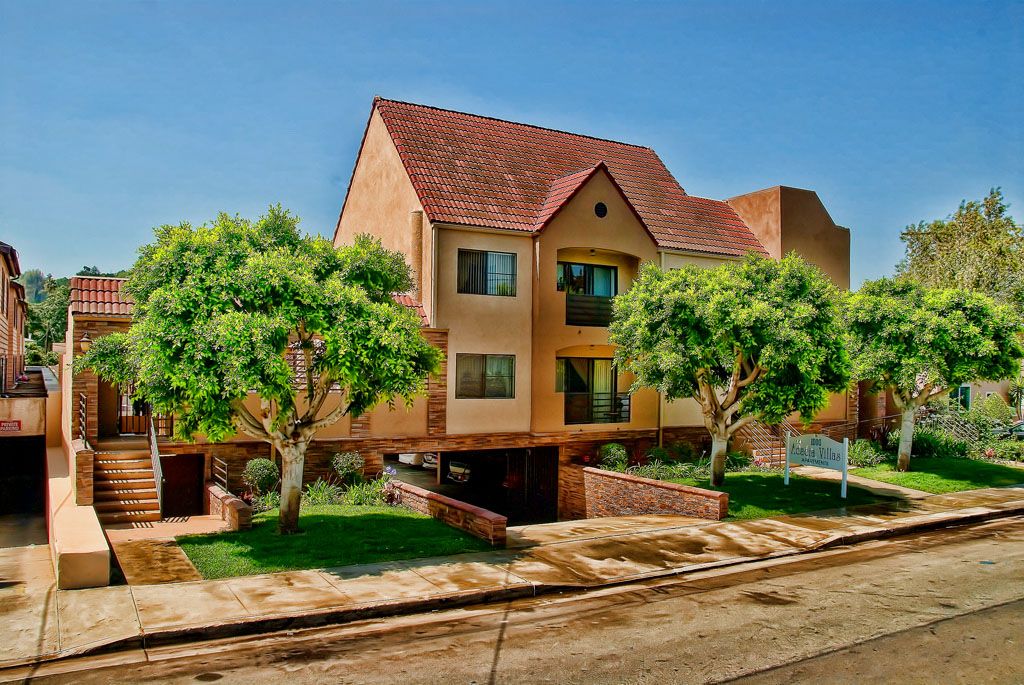 Arcadia Villas in Glendale, CA - Building Photo