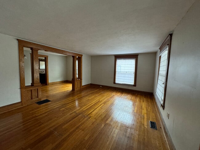 51 Clinton Ave in Cortland, NY - Building Photo - Building Photo