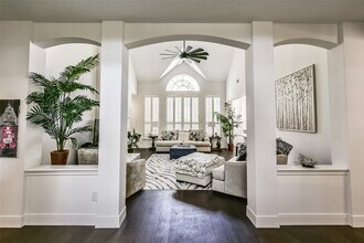 1322 Blackthorne Dr in Houston, TX - Building Photo - Building Photo