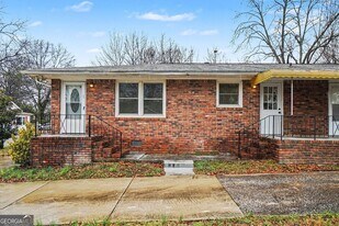 2874 Cheney St in East Point, GA - Building Photo