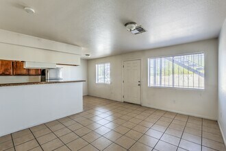 3131 N Walnut Rd in Las Vegas, NV - Building Photo - Building Photo